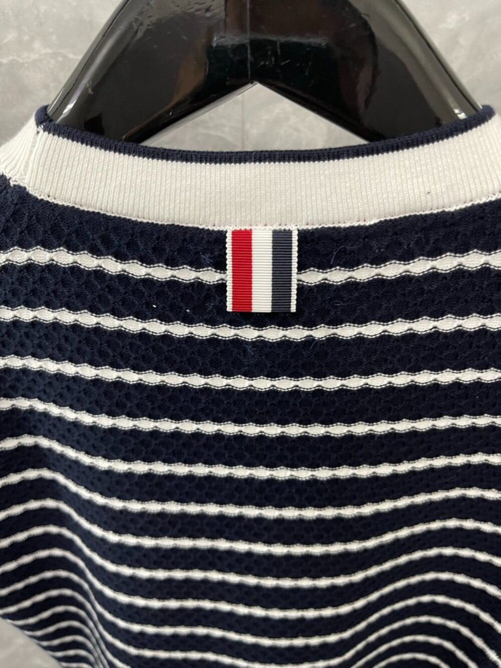 Thom Browne STRIPED HONEYCOMB RIB TEE - Picture 8 of 9